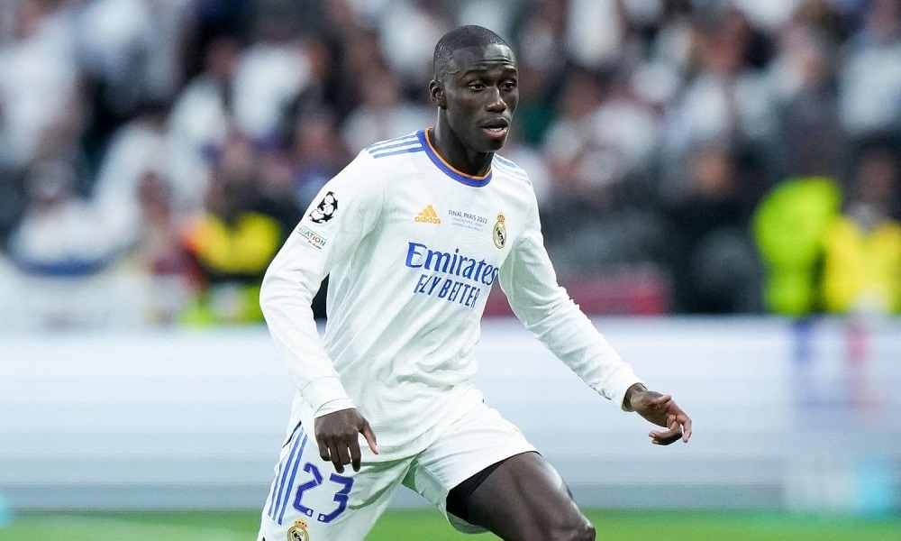 Man Utd and Chelsea in battle to sign Ferland Mendy