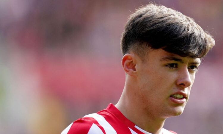 Arsenal and Liverpool to bid for Brentford’s Aaron Hickey