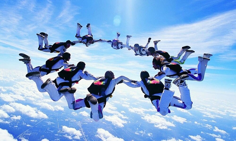 circle-formation-skydiving