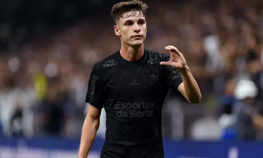 Arsenal now join Man Utd in race to sign 20yo Brazilian star, £17.5m deal could be agreed