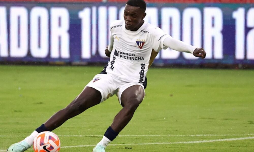 Man Utd in fierce battle with Euro giants over deal to sign exciting South American star - journo