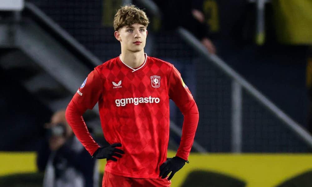 Chelsea 'actively working' on deal to sign exciting 6ft 3in star - report